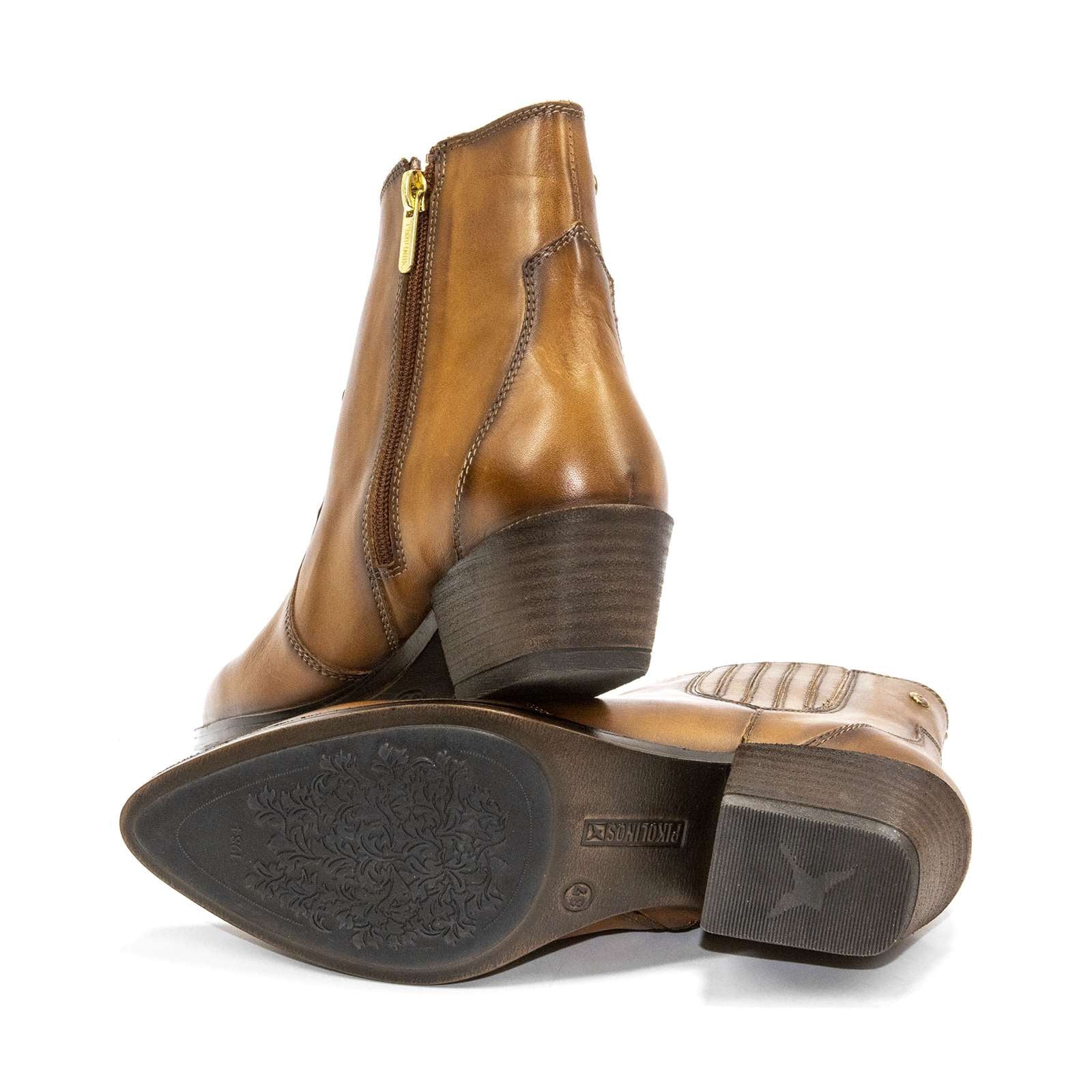 Pikolinos Women Vergel Booties