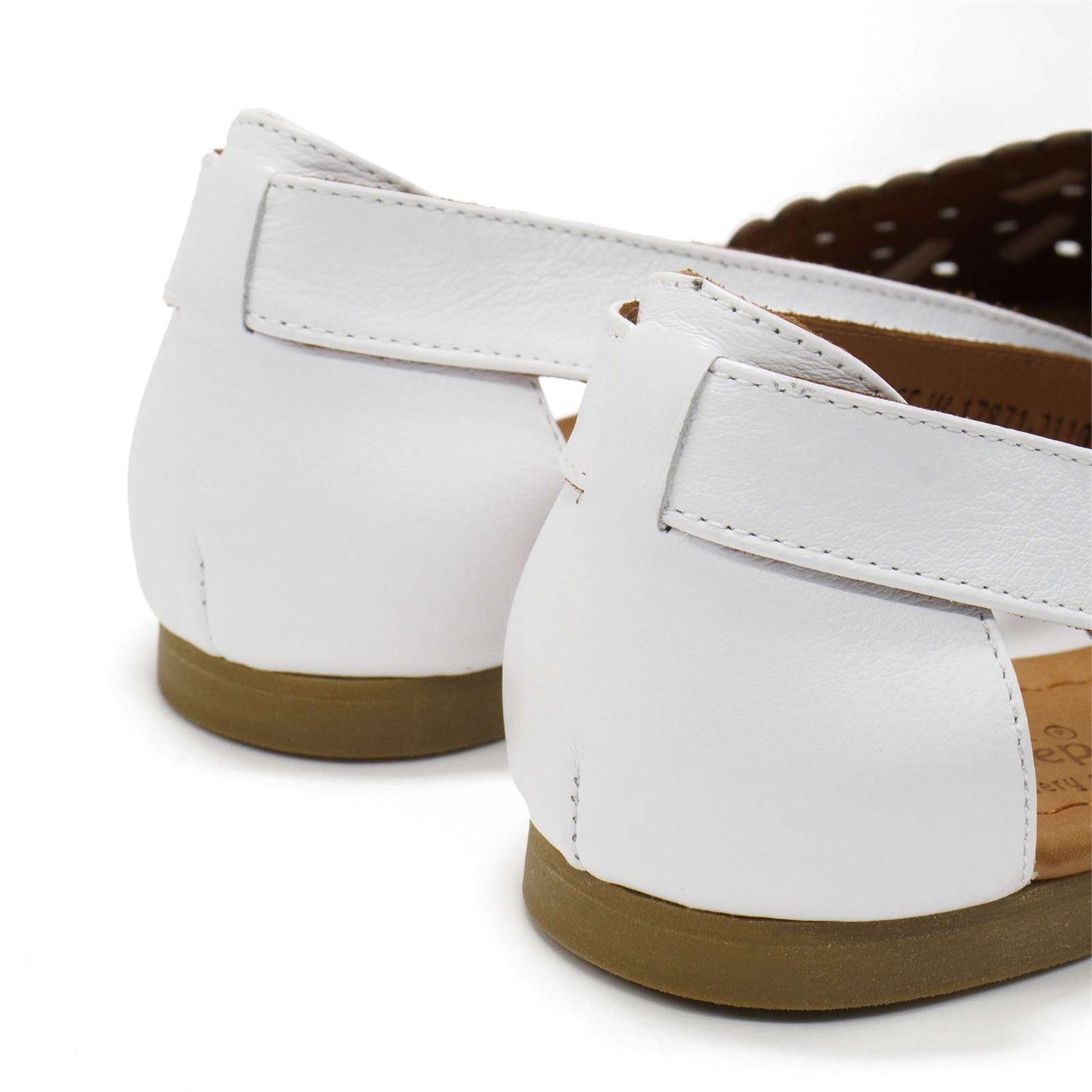 Spring Step Women Delorse Pointed Toe Slip On Flats