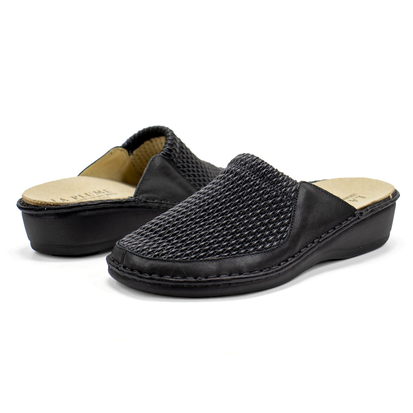La Plume Women Flex Clogs
