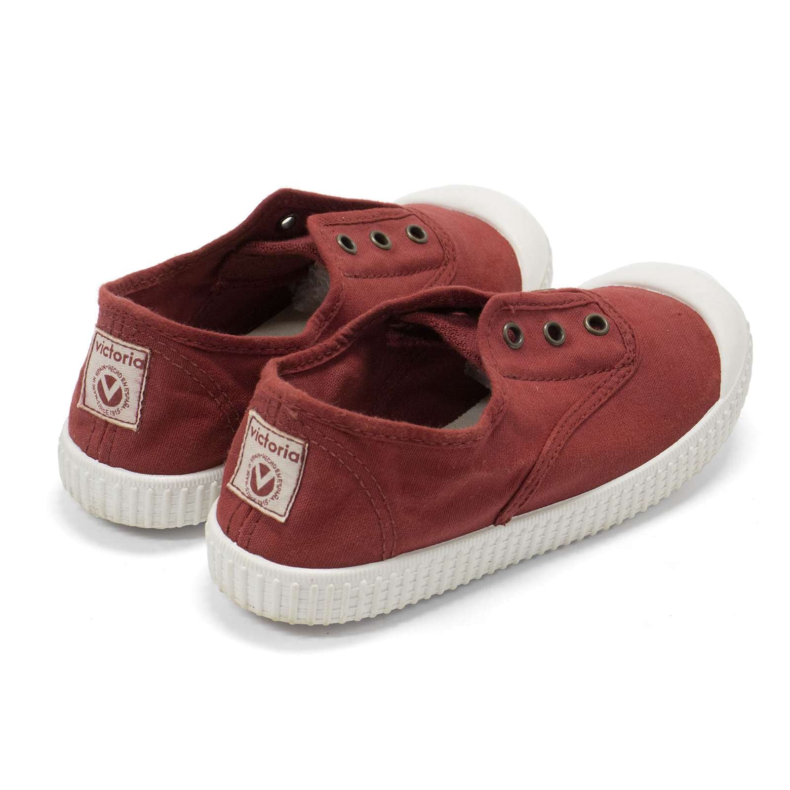 Victoria Boy 1915 Inglesa Slip-On Canvas Shoes