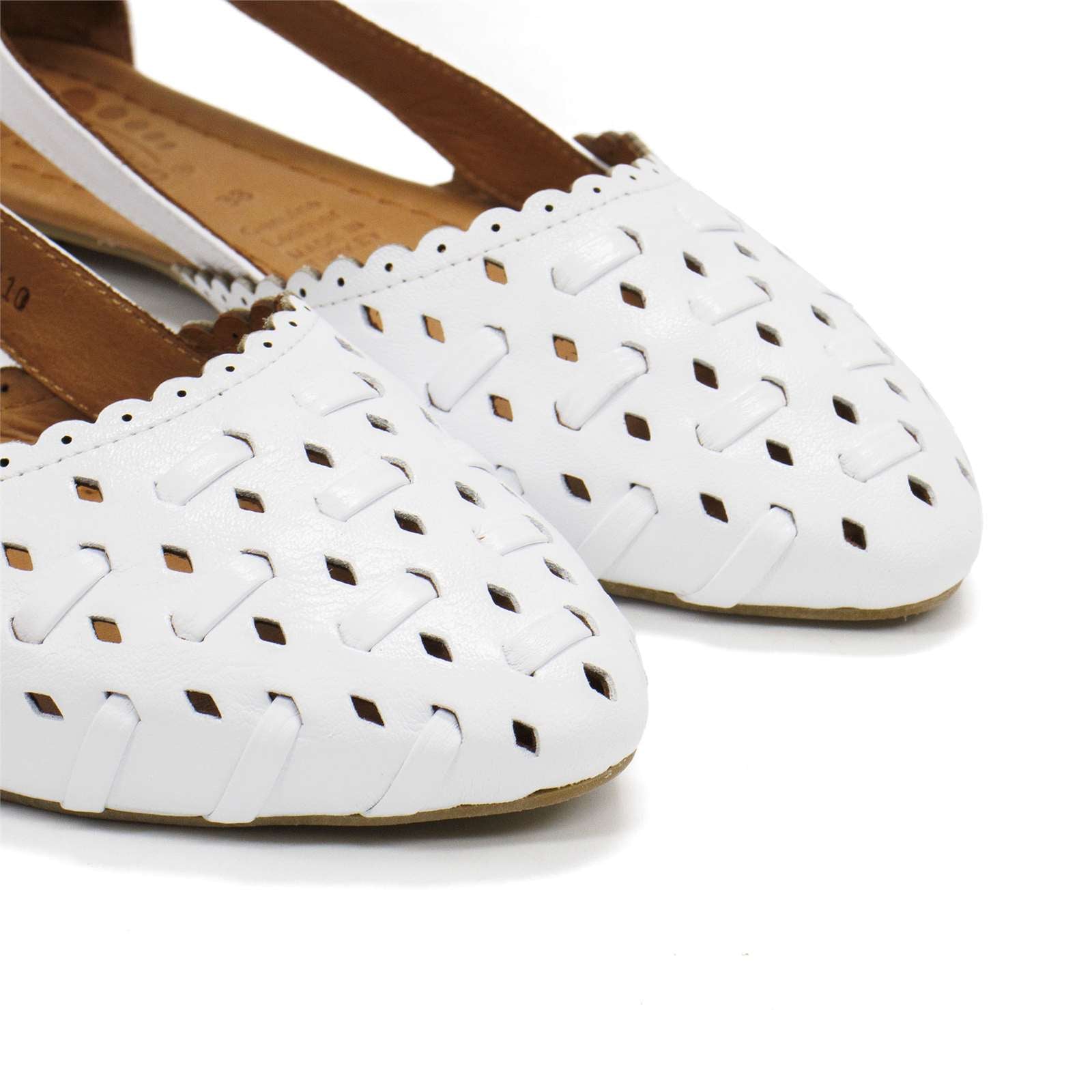 Spring Step Women Delorse Pointed Toe Slip On Flats