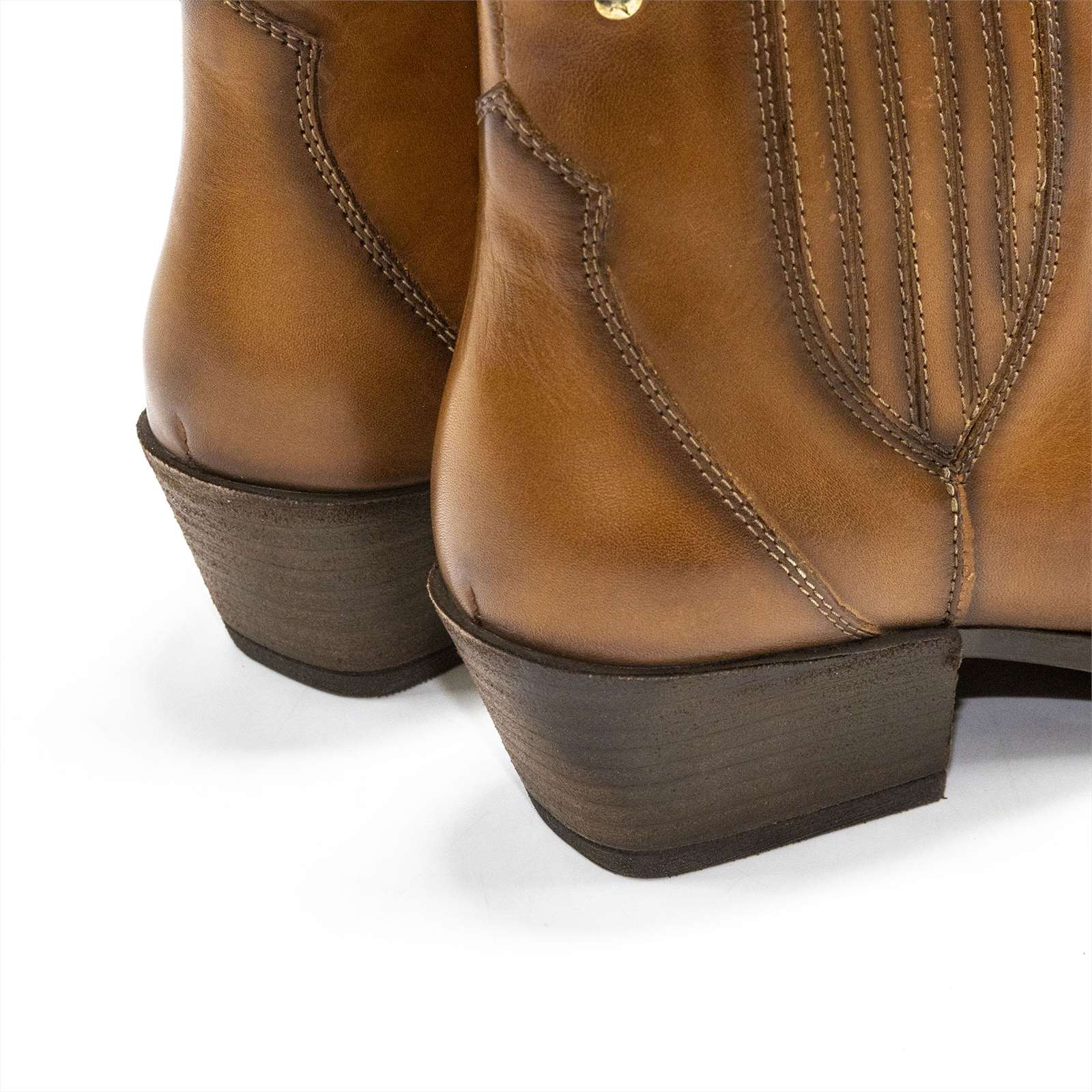 Pikolinos Women Vergel Booties