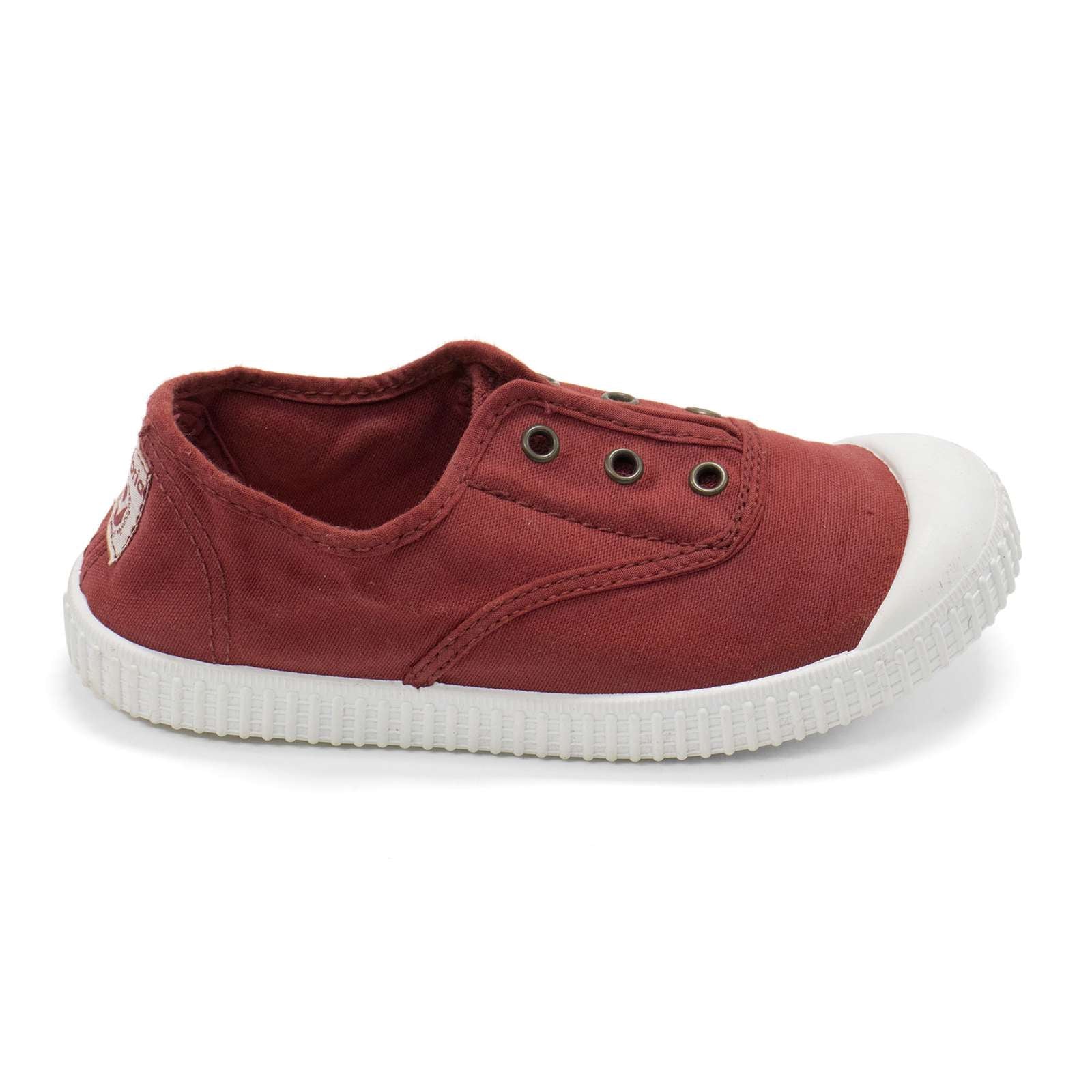 Victoria Boy 1915 Inglesa Slip-On Canvas Shoes