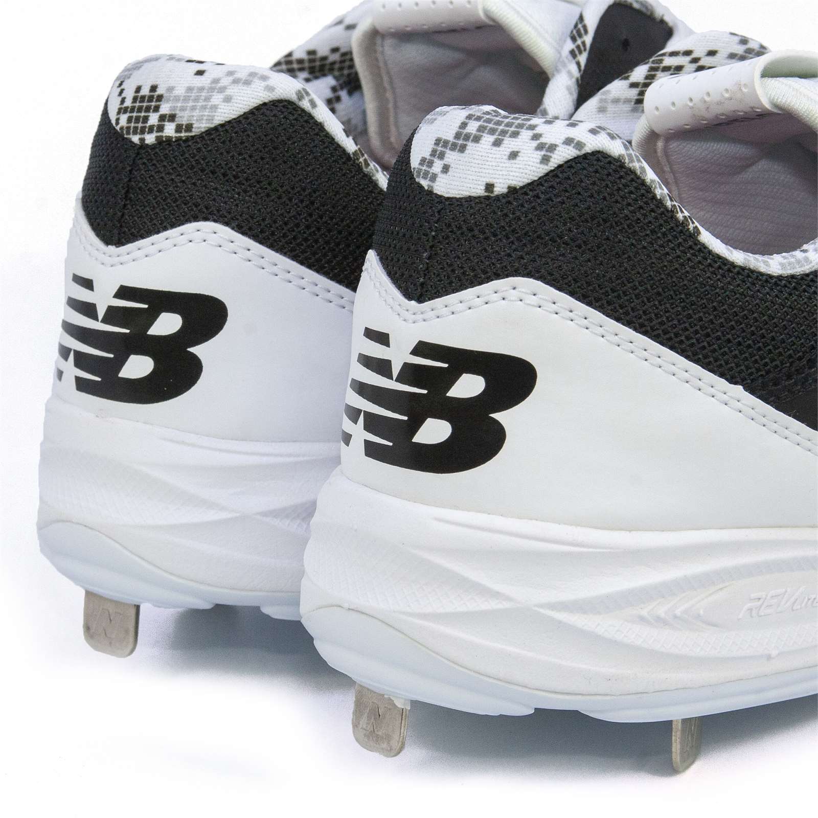 New Balance Men Tupelo V1 Baseball Cleats