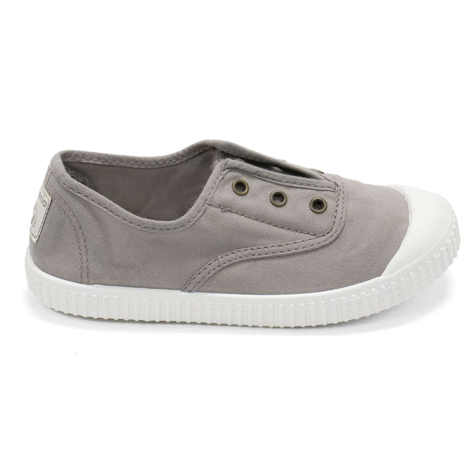 Victoria Boy 1915 Inglesa Slip-On Canvas Shoes