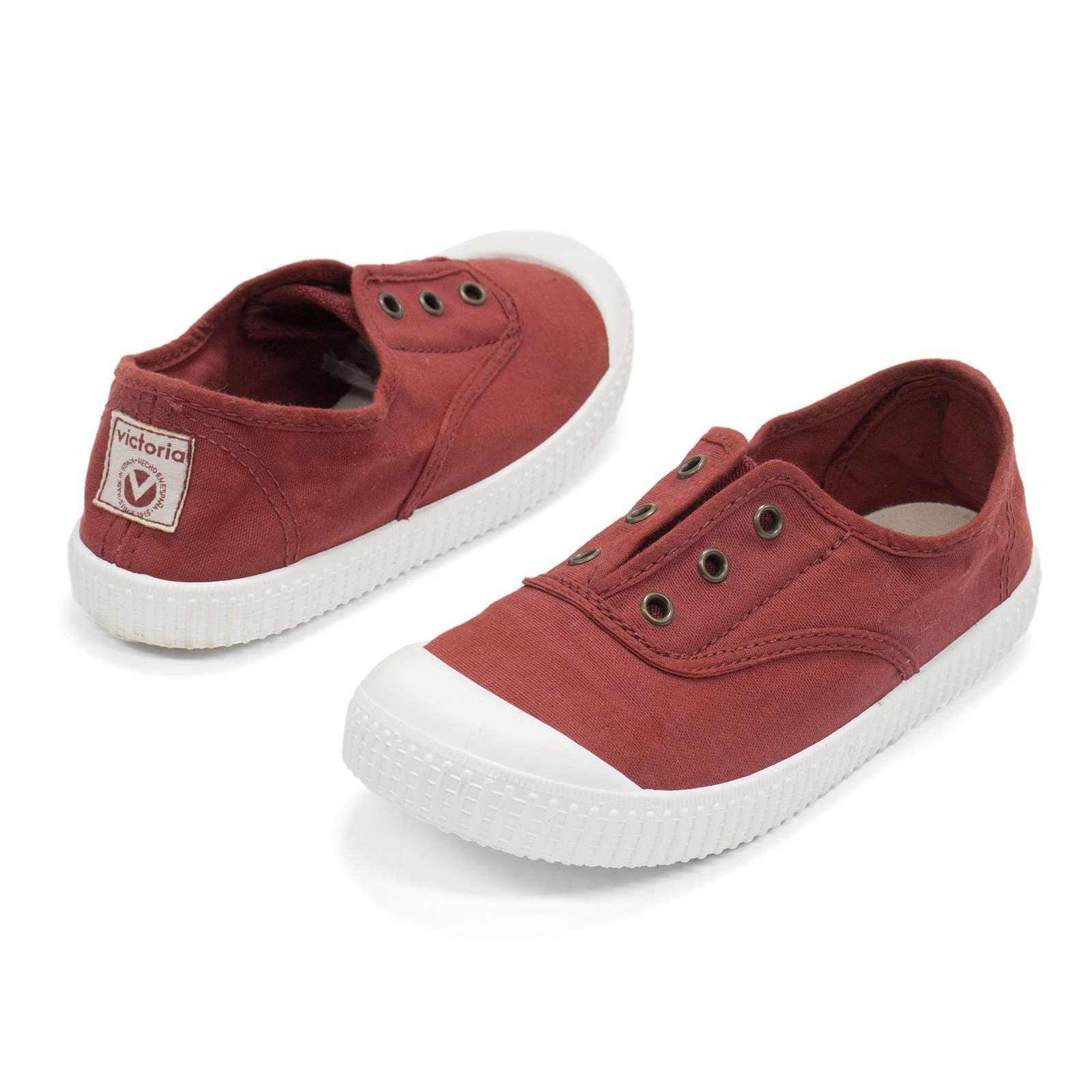 Victoria Boy 1915 Inglesa Slip-On Canvas Shoes