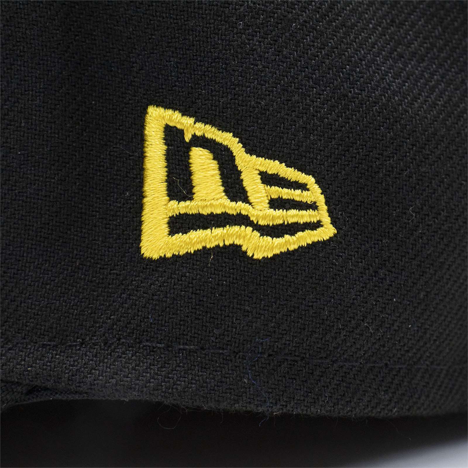 New Era Men Pittsburgh Pirates Authentic Collection 59Fifty Fitted Hat