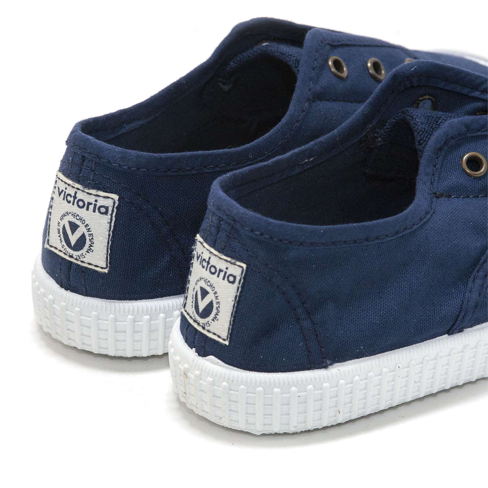 Victoria Boy 1915 Inglesa Slip-On Canvas Shoes