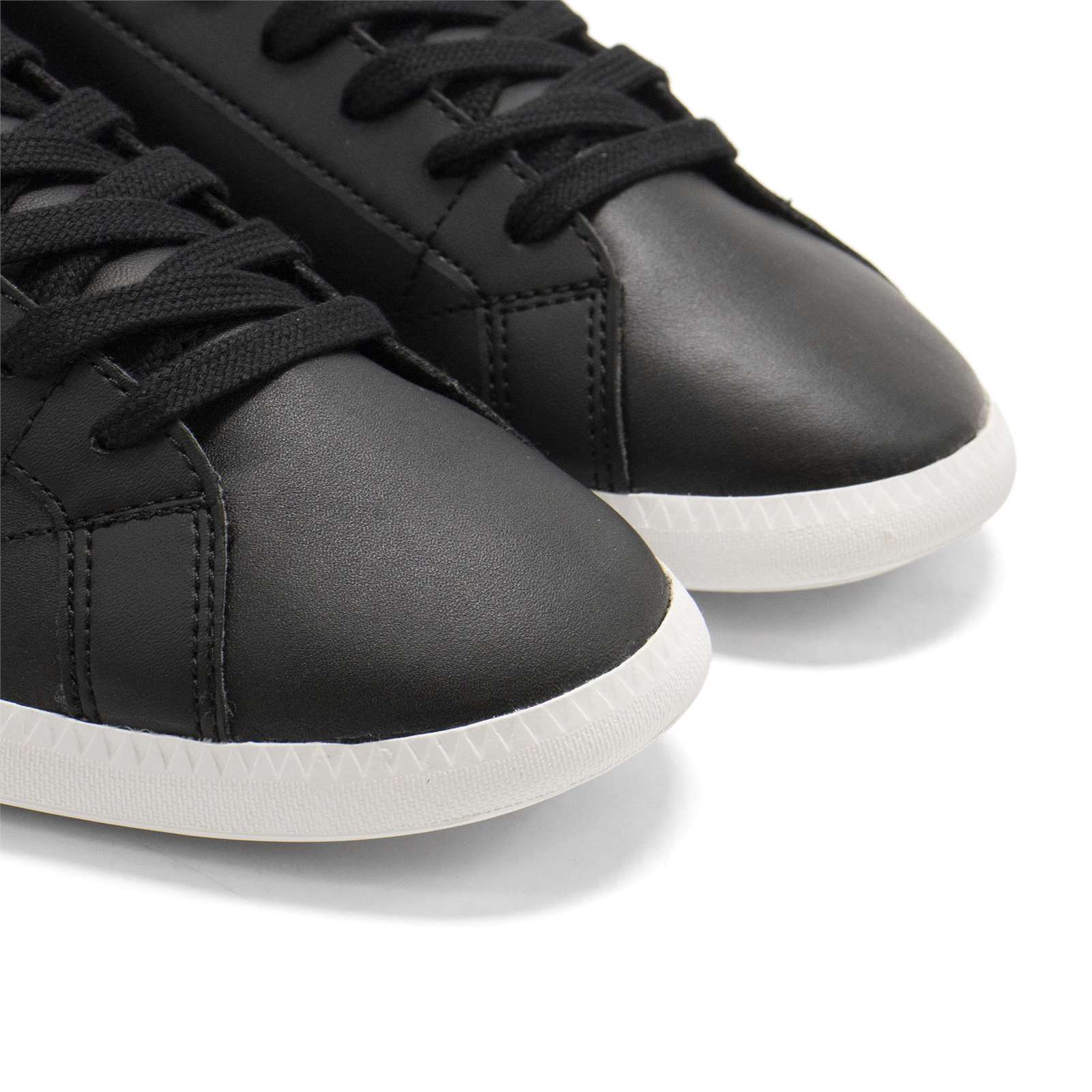 Lacoste Men Graduate Sneakers