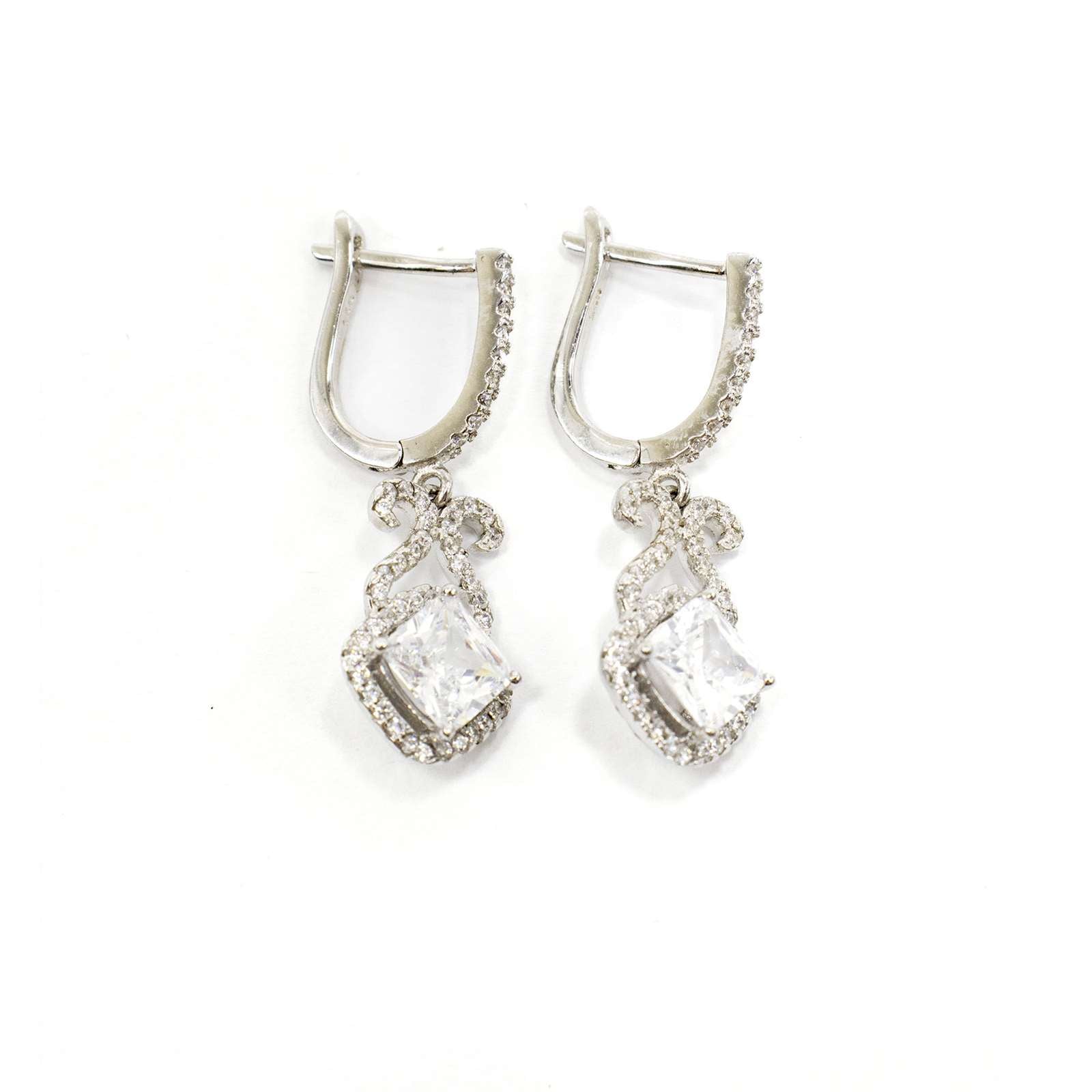 Athra Women Fancy Square Click Top Earring